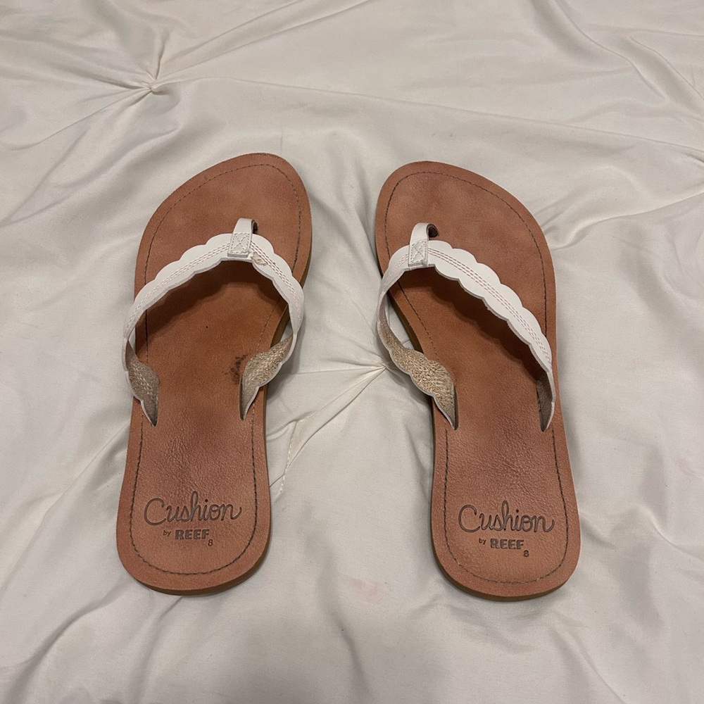 Reef Women's White Scalloped Strap Sandals with Tan Footbed